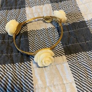 Ivory flower Bourbon and bowties bangle